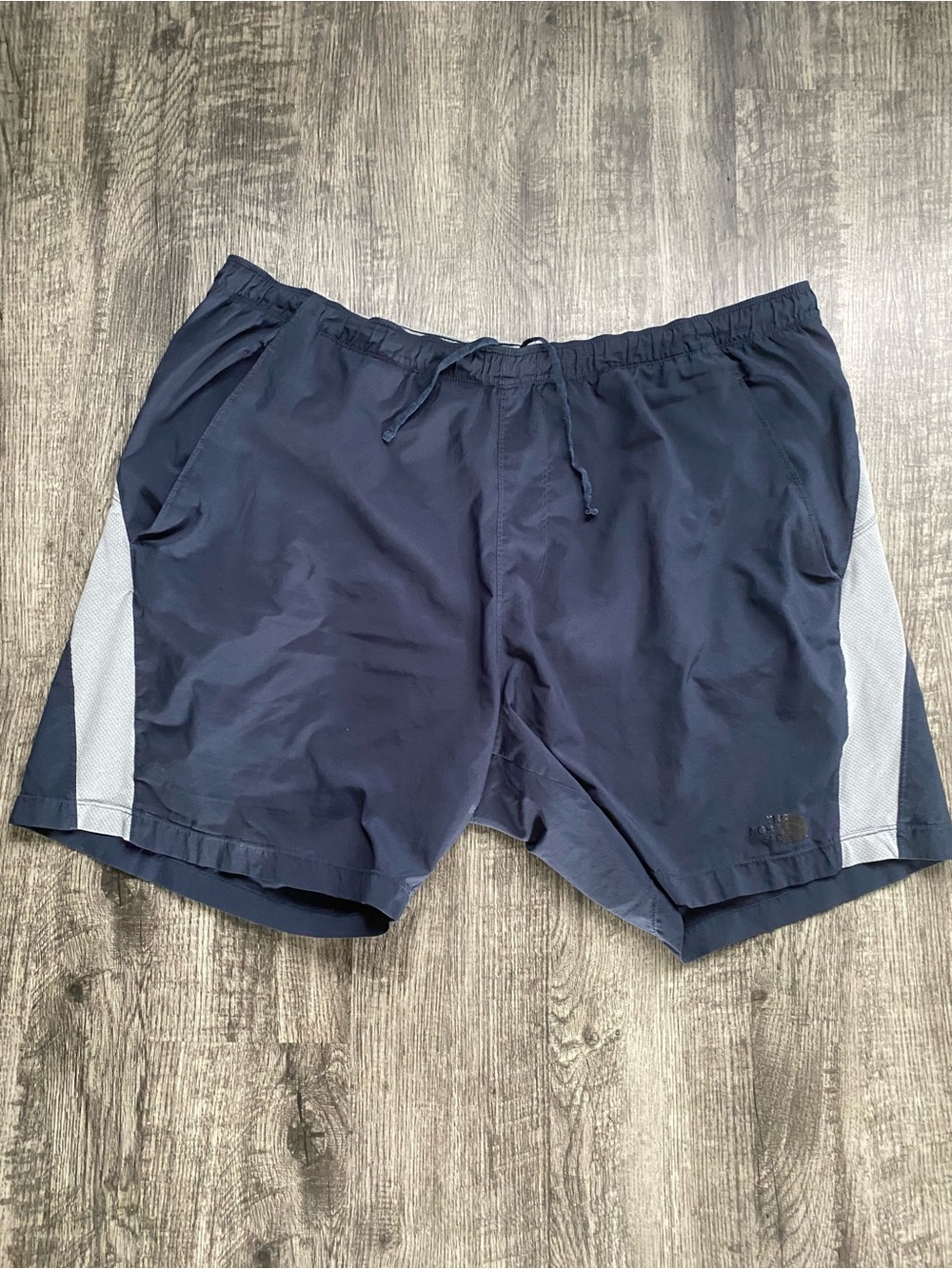 The North Face Men's XXL Navy Athletic Shorts Mesh Panel Drawstring Waist